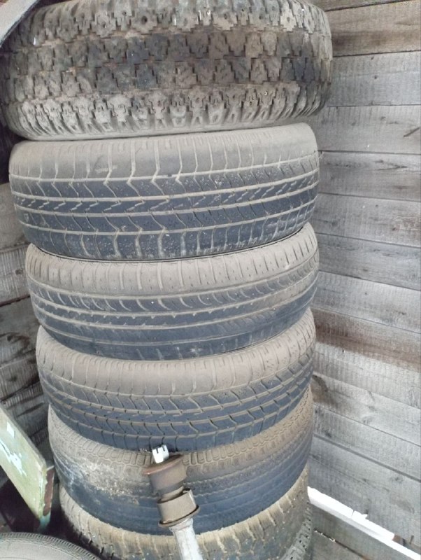 Продам на 14-15 резина в нормальном состоянии вопросы в личку...