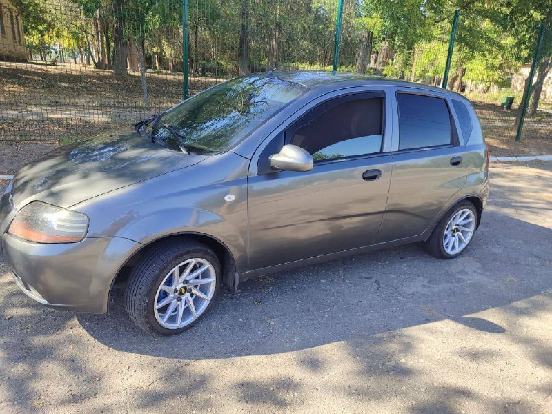 Продам Chevrolet Aveo 2006года пробег 150 тысяч в хорошем состоянии сцепление новая ходовая тоже авт...