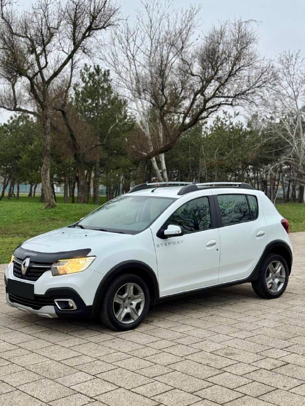Продаю Renault Sandero Stepway 2019 года рестайлинг, максимальная комплектация, один владелец, пробе...