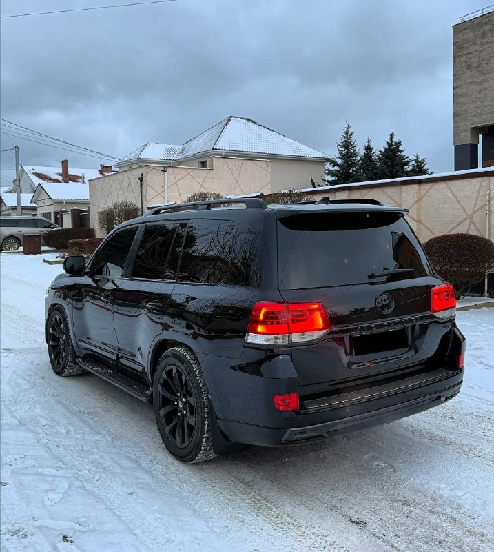 Toyota Land Cruiser 200 Год выпуска: 2017 Пробег: 150.000 km Двигатель: 4.5 Diesel Тюнинг: stock Ц...