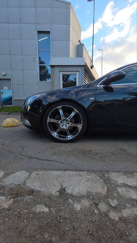 Поменяюсь на 19 дюймов 
Kosei Seneka RS R20 245/45 kapsen зима липучка пробег 3000км
Или продам...