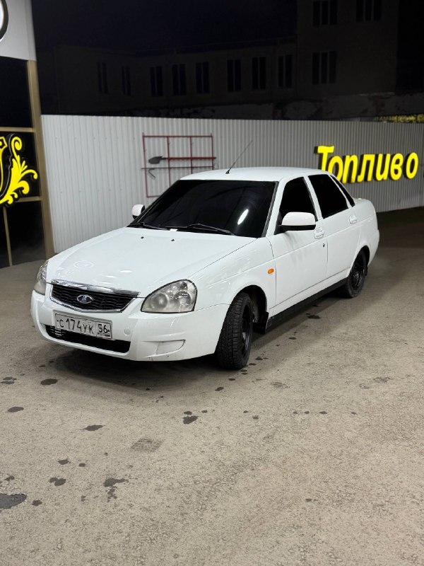 Продам приору на 16кл двигателе 2011 г В отличном состоянии! Кузов без гнили и ржавчины !(дно пороги...