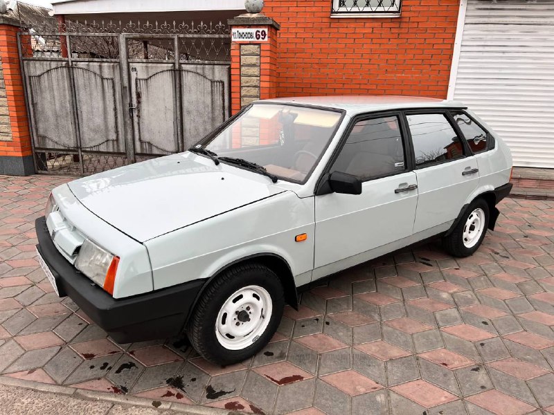 в продаже ранняя 2109 1987 года выпуска в оригинальном состоянии с родным пробегом 75 тыс км без ри...