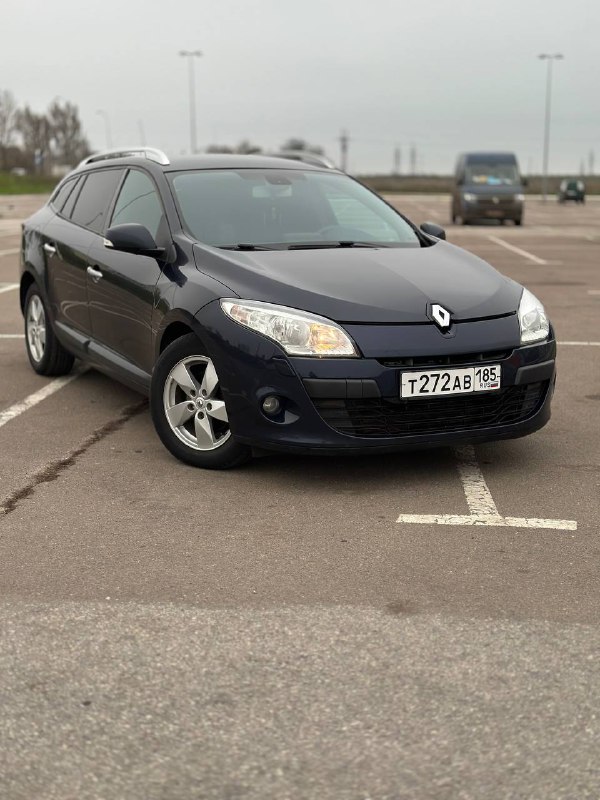 Продам Renault Megane 2010 год Двигатель 1.5(дизель) КПП(Механика) Пробег 240 тысяч км(родной пробег...