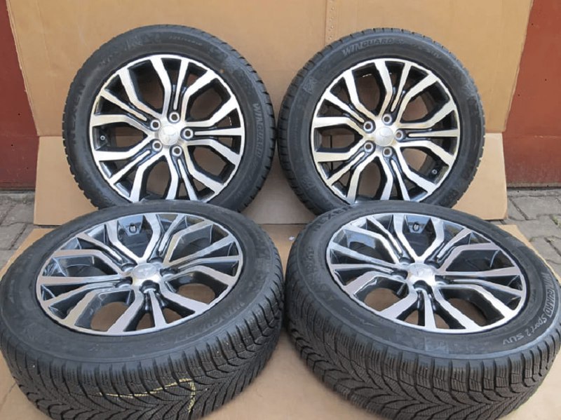 Колеса Mitsubishi Outlander. Оригинал. Зимние. Шипы. 225/55 R18. Колеса в идеальном состоянии. 50000...