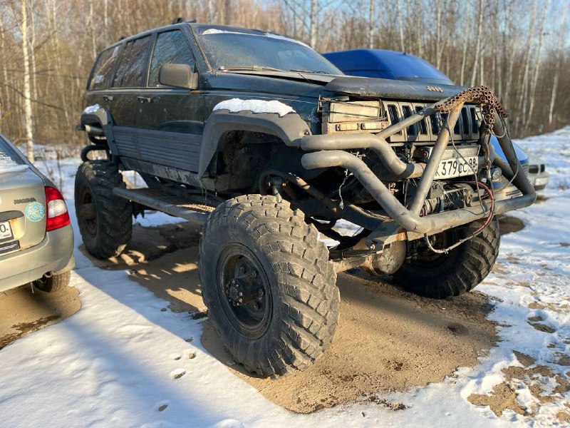 JEEP Grand Cherokee, год выпуска 1993, двигатель 5,2-бензин на АКПП. Старый добрый проект, машина по...