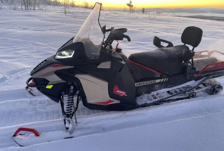 AODES Siberia Cross 2024 год Пробег 120км Новый как. на 44 гусенице Москва Фантиков нет !!! Номеров...