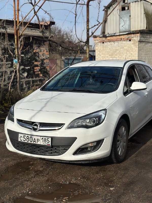 Продам Opel Astra 2013 год Пробег родной 239 тысячи км 1.7 двигатель дизель(CDTI) КПП Механика(6 сту...