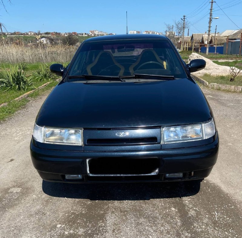 Продам Ваз 2112 2004года,  двигатель 1,5, 108 тыс.км пробег. Находиться в Мариуполе. Автомобиль в от...