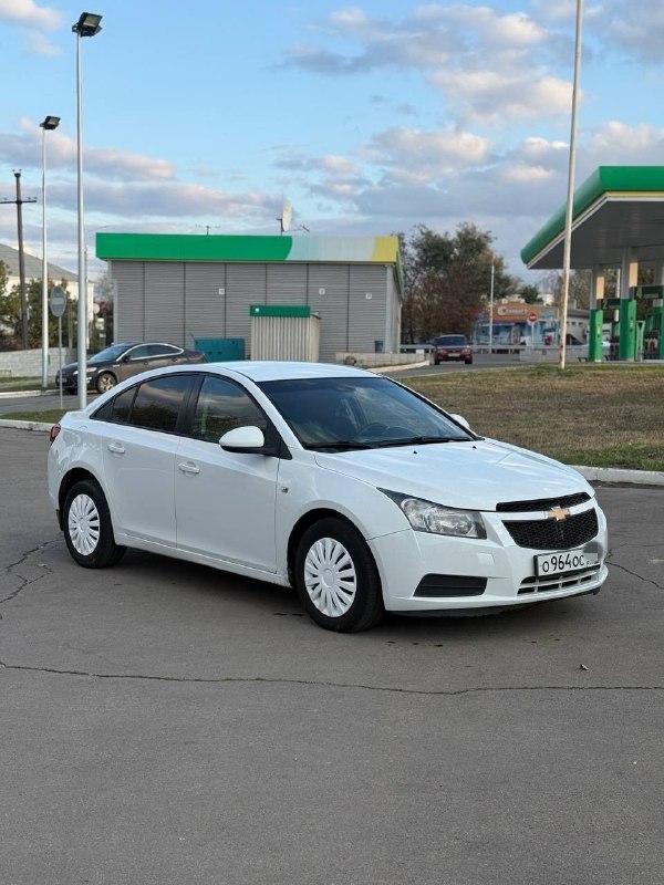 В продаже отличный обслуженый!!!! Шевроле Круз 1,6 МКПП 5ст. Пробег 173.000 км Кондиционер Парктрони...