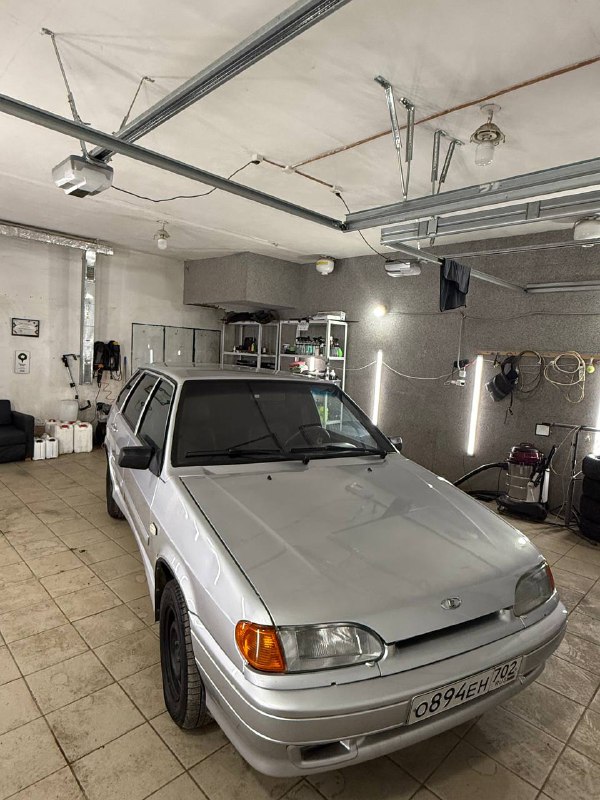 Продам Ваз 2114 
2012 г
2 хозяина
Пробег 140.000
Комплектация Люкс 
Машина на полном ходу , полность...