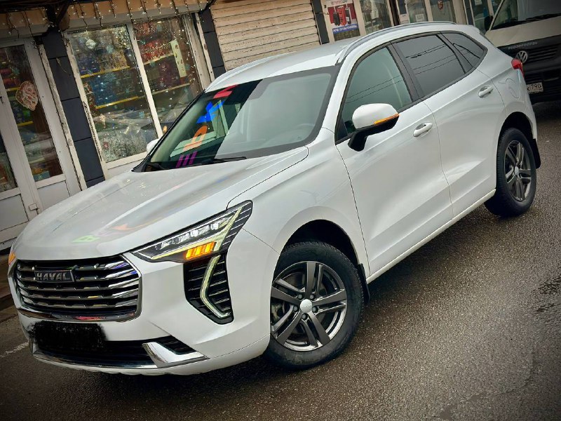 Продам Haval Jolion 2023г. Пробег 44т.км. Мотор 1.5(150л.с) Автоматическая КПП(робот). Климат-контр...