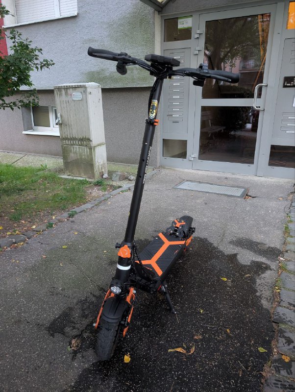 Продаю электросамокат Kugoo Kirin G2 Max. Рассмотрю также варианты обмена на велосипед

Самокат в хо...