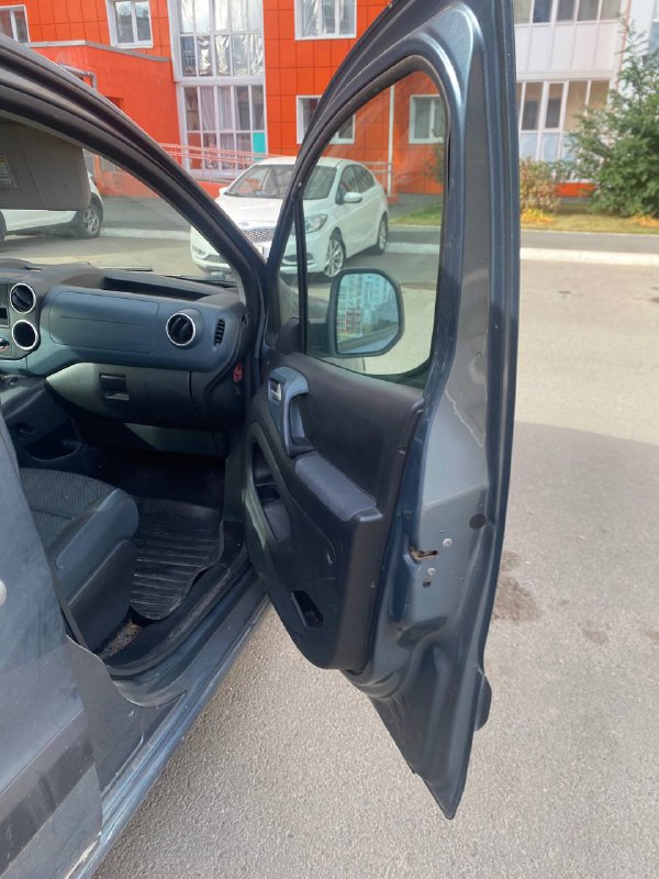 Срочная продажа , машина на ходу пробег минимальный для ее лет, есть небольшие вложения по кузову и ...