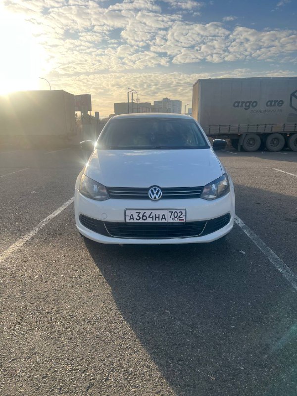 615000 Продается Volkswagen Polo 1.6(105л.с) 2013 года в лимитированной комплектации Sochi Edition. ...