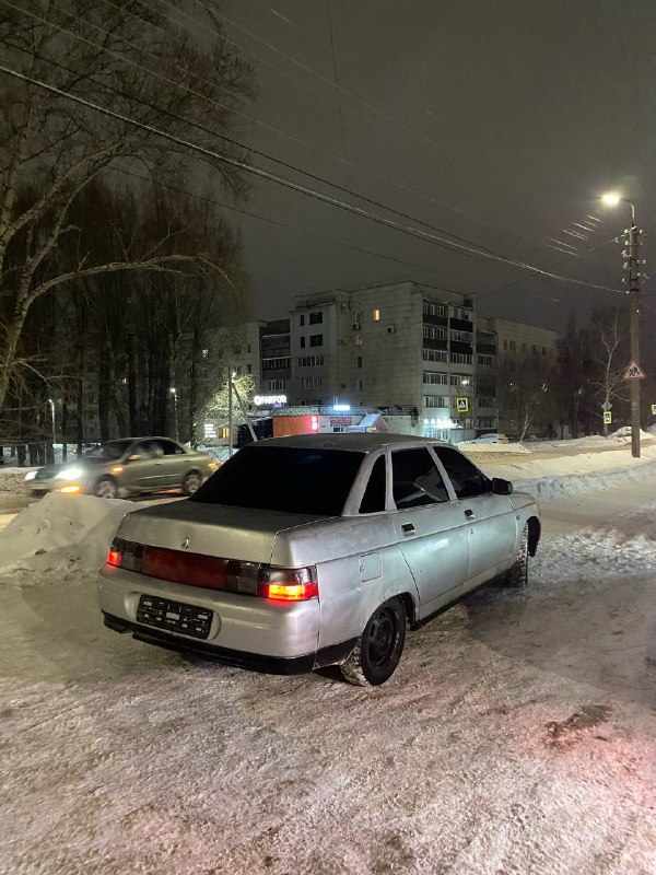 Продам 2110 Состояние сел поехал Техника четко Юр чистая Дно пороги стаканы норм Инжектор Салон ...