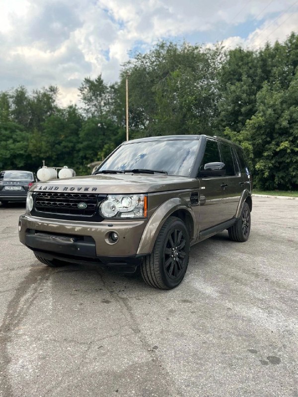 Продам Land Rover Discovery 4 2012 год состояние идеальное 180 пробега Рожного!!  3.0 дизель максима...