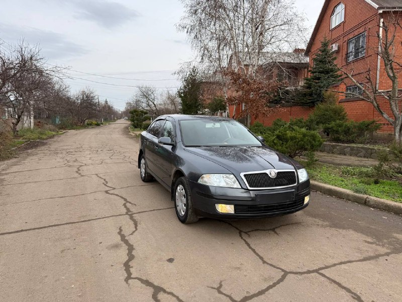 Продам Skoda Octavia a5 2006 год 1.6 механика пробег 168000 тыс машина местная мариупольская газ-бен...