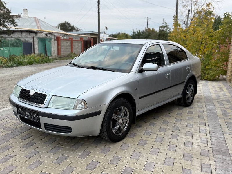Продам шкоду в очень хорошем состоянии таких Шкод очень мало в таком состоянии кузов весь в заводско...