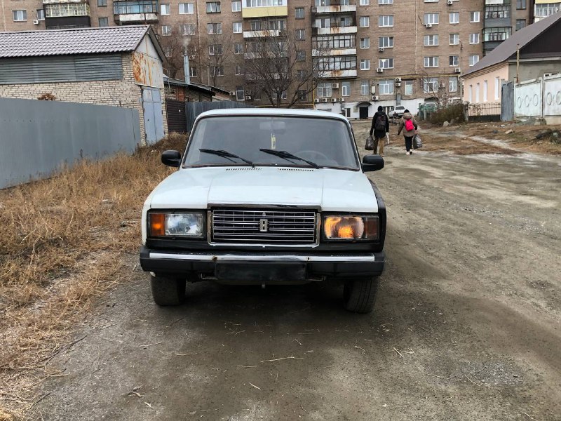 Продам ваз 2107 2002года выпуска Карбюратор На учете,доки все есть,штрафов-запретов ничего такого н...