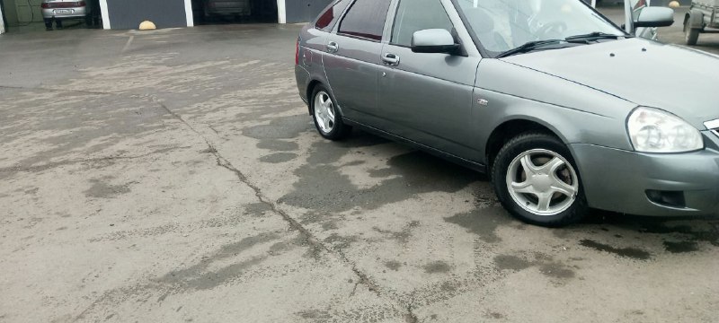 Продам приору 10 года с кондиционером. 1Хозяин. Пробег 175 тыс(родной)Покупалась и Эксплуатировалась...