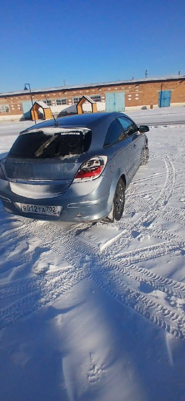 Срочная продажа Опель Астра Н 1.6 механика 2008 год Косяки по кузову видно на фото колеса зима...