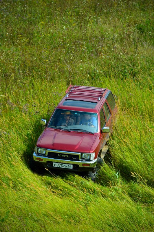 Продам Toyota 4runner 3л V6, 1991г В одной семье с 2002 года. Родной пробег 280 тысяч. Двигатель к...