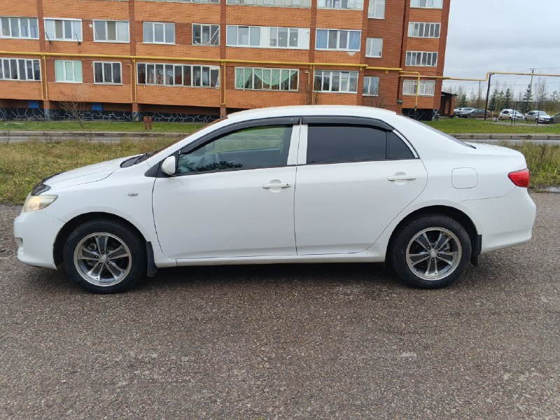 Продам Тойоту короллу в отличном состоянии, год 2009, не крашеная в родной краске, полная шумка, рез...