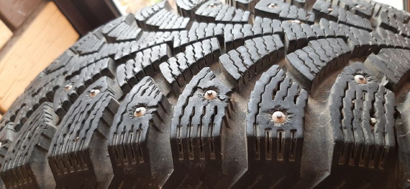 Продам б/у зимнюю резину 4шт. Nokian Nordman. 185-65 r15. Год выпуска 2013. Жирный протектор 8.2-9 м...