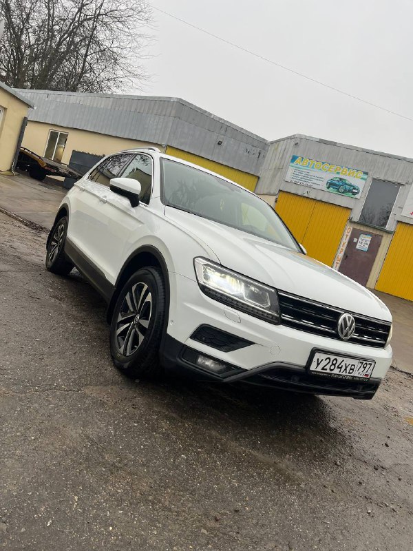 Продам Тигуан 2017 год 1.4 бенз ( 150 сил) 147 тыс пробег Не бит не крашен. Отличное состояние. П...