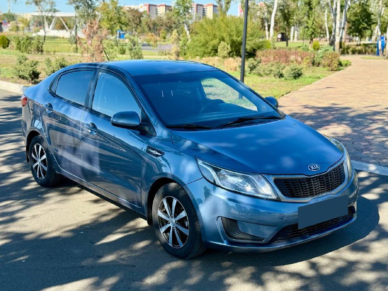 Продаю Kia Rio III 2013 года. Машина в одной семье с момента покупки, ПТС оригинал, кузов без ржавчи...