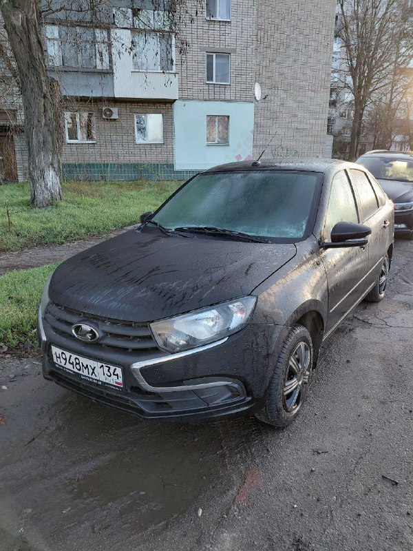 Продам Lada l Рестайлинг Цена 770 000 р 2023 г выпуска, лифтбек Пробег 64 000 км Бензин, 1.6 л/90 л....
