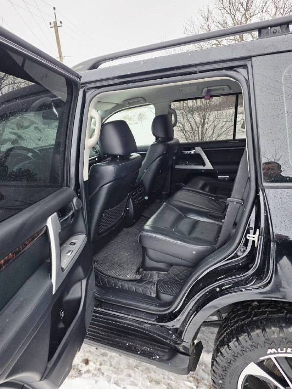 Срочная продажа‼️ Toyota Land Cruiser 200 2012 год, цвет черный, обьем 4,5 дизель, пробег 230 000 к...