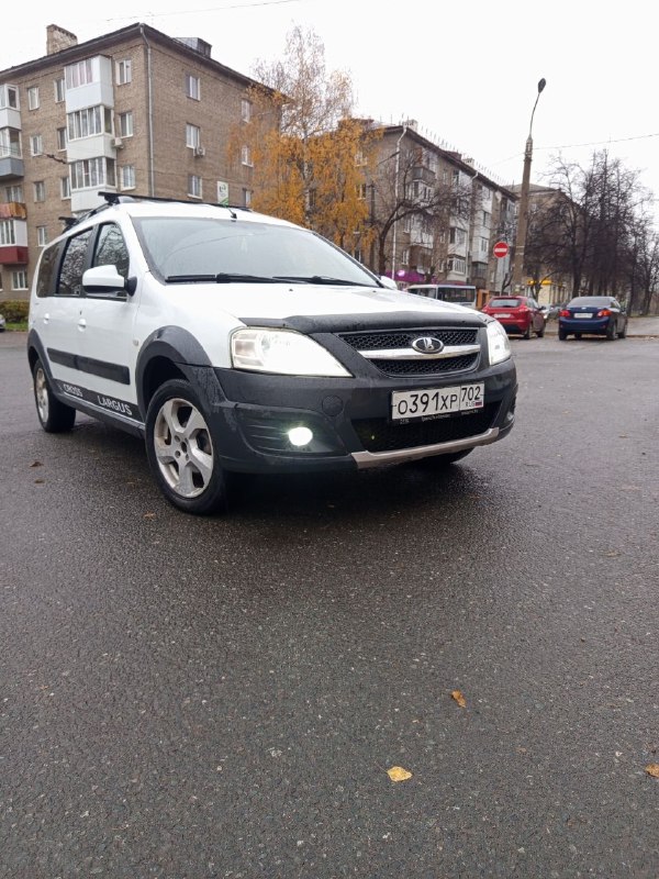 В продаже лада Ларгус кросс 2015 года от собственника , в птс вписан ,машина в отличном состоянии бе...