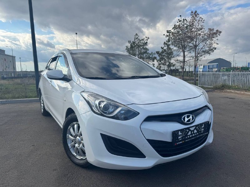 Продам Hyundai i30 
Год 2012 
Пробег 210т
Автомобиль в идеальном состояние, вложений не требует не к...