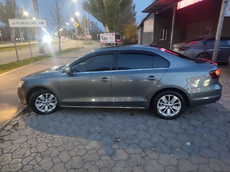 Продам свой автомобиль Фольксваген джета 6 официальный Европейка 2016г в эксплуатации с2017 объем 1....