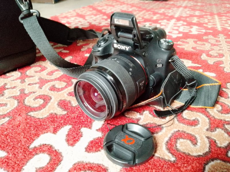 Продаю зеркальный фотоаппарат Sony a58. Состояние отличное. Почти не использовался. Все надписи без ...
