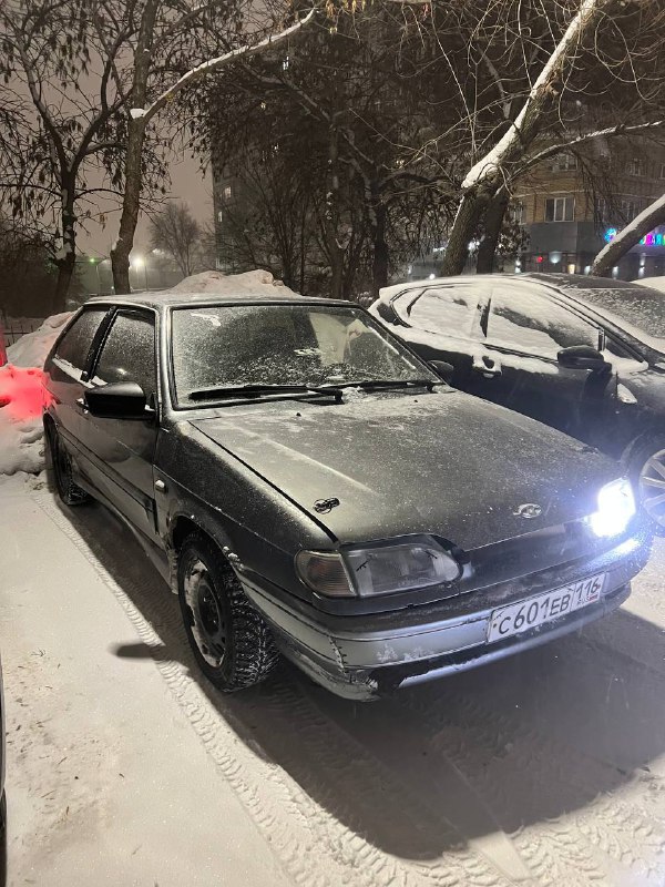 Продаю «тринашку» в бодром рабочем состоянии. Машина на ходу, довезет куда угодно (главное — придерж...