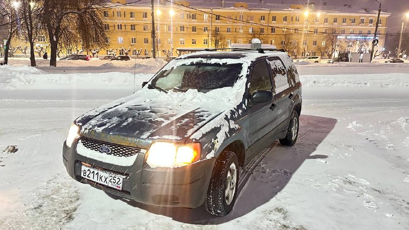 Ford escape 🚘 2000 год 🚙 Мотор 2 л на механике 📌 Передний привод 📌 Хорошая по технике и кузову , но ...