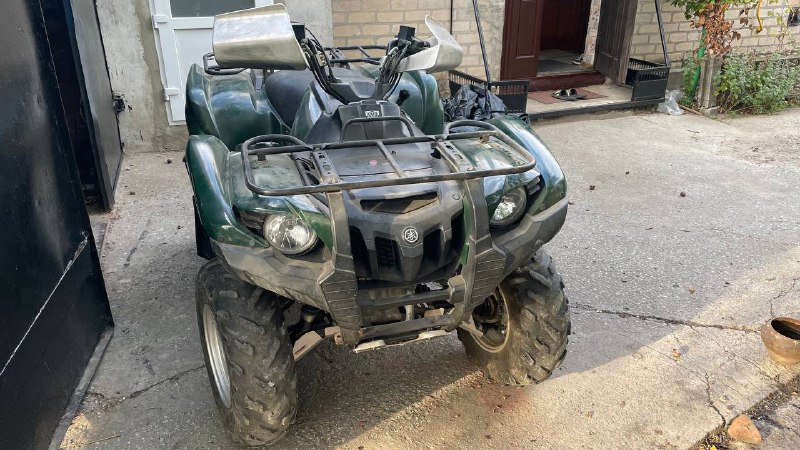 Продам квадроцикл Yamaha 2008 год. 700 куб/см. В хорошем состоянии. Пробег 4000км. Фаркоп, полный пр...