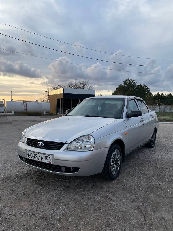 Продам Приору в идеальном состоянии мотор масла фильтра все розходники менялись салон ухоженный год ...