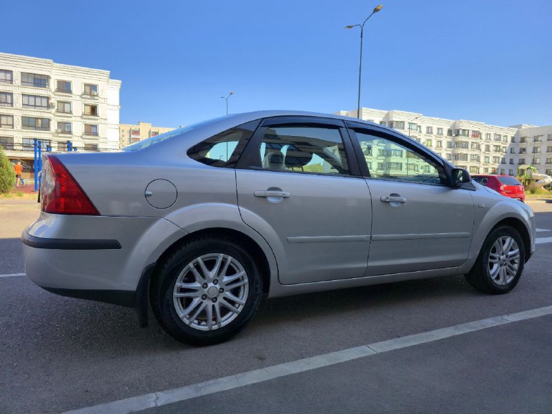 Продам ford focus 2006 год 1.6 бензин цена 530 000 руб родной пробег 380 000 км автомобиль в хороше...