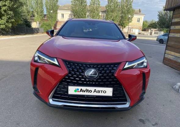 Продаю свой Лексус UX-200, 2.0л
 Год выпуска - 2019 
Американец, был пригнан с минимальными поврежде...