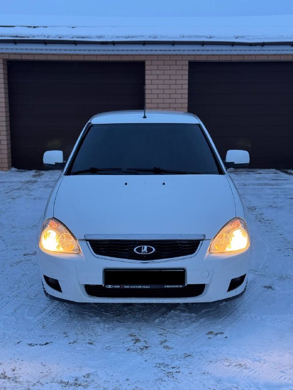 Приора 2 2016 года 1 хозяин пробег 190.000. 127 мотор,тросс коробка, мотор делался клапана не гнёт!...