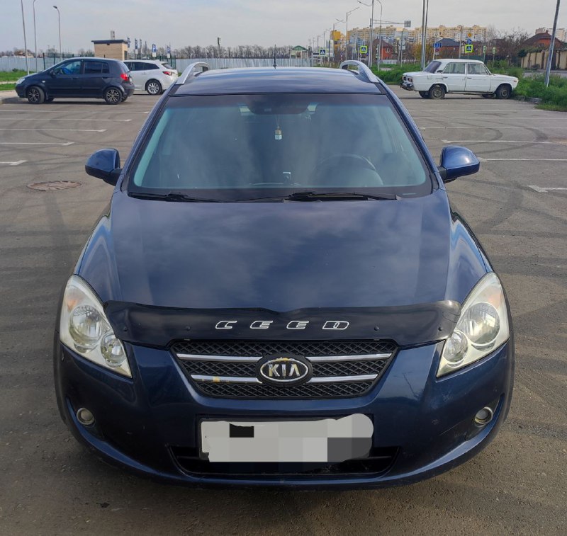 Продам отличный Kia Ceed. Универсал 2009 г.в. Пробег 232000км. 2.0 бензин Автомат самая надёжная свя...