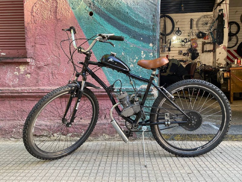 Продаю мотовелосипед , б/у, пробег 100 km, бак 1,7 л, motor 1   цилиндр, 48 кубиков ( не нужно страх...