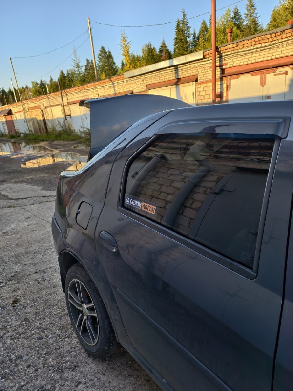 Здравствуйте Продам Логан 1 1.6 2008 год механика пробег 270700 Есть небольшие косяки по кузову пра...