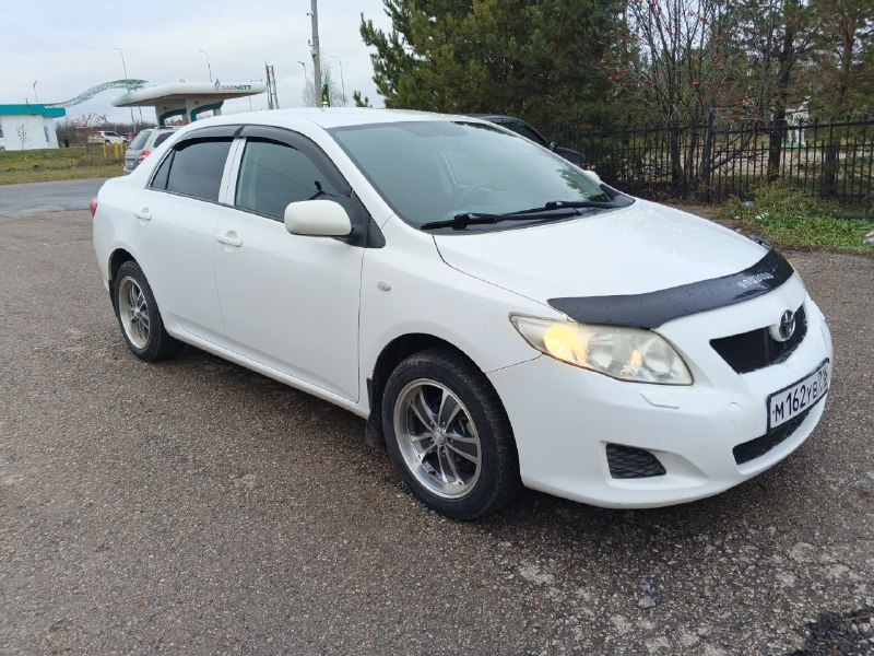 Продам Тойоту короллу 2009года, в родной краске, не крашеная, резина зима лето, цена 650 тысяч торг,...