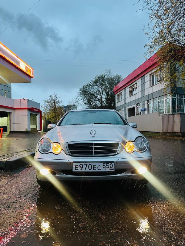 Продам мерс w203
2004 год, переходной рестайлинг 
103тыс пробег 
Без ДТП 
Москва 
Цена 850тыс 

Сост...