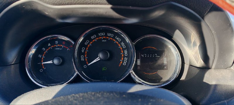 Я как бы не на что не намекаю, но пробег под 500, ни каких проблем масло лью мотюль, меняю через 10 ...